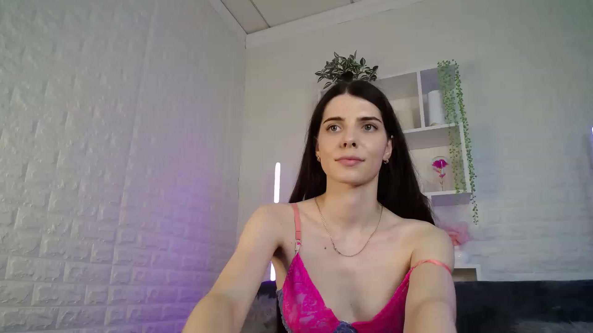 Gallery image thumbnail from SaraRich's myfreecams stream on, 07/02/2023, 09:43 image 17 of 20