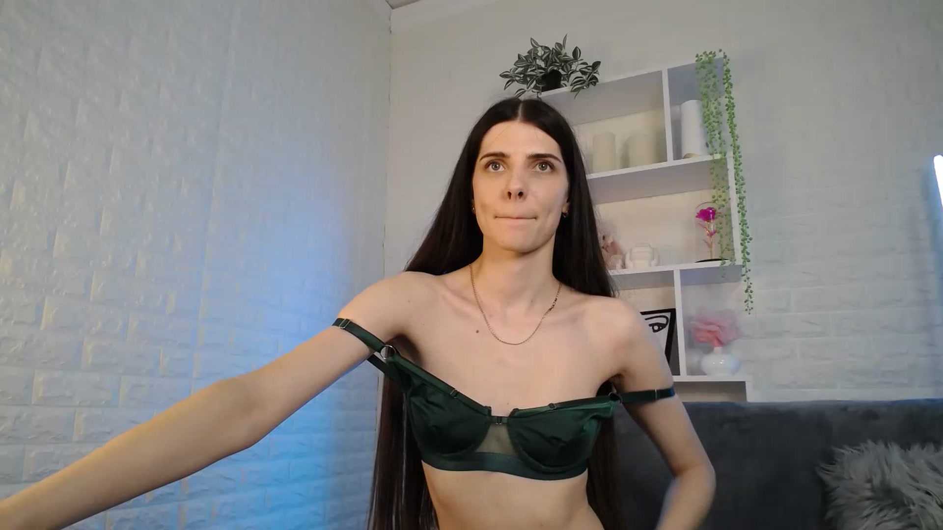 Gallery image thumbnail from SaraRich's myfreecams stream on, 07/11/2023, 09:54 image 13 of 20