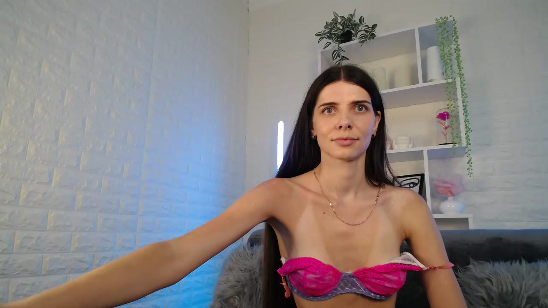 Gallery image thumbnail from SaraRich's myfreecams stream on, 07/21/2023, 11:08 image 18 of 20
