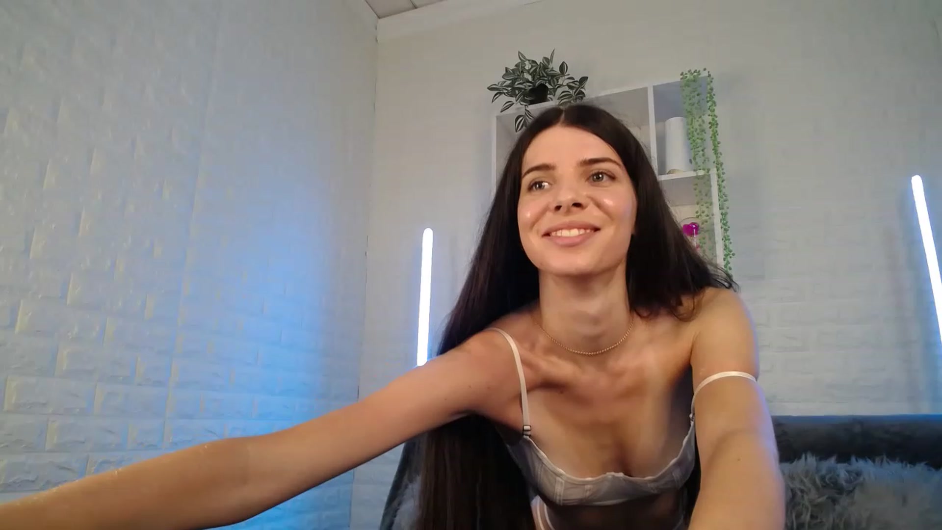 Gallery image thumbnail from SaraRich's myfreecams stream on, 07/22/2023, 10:11 image 3 of 20