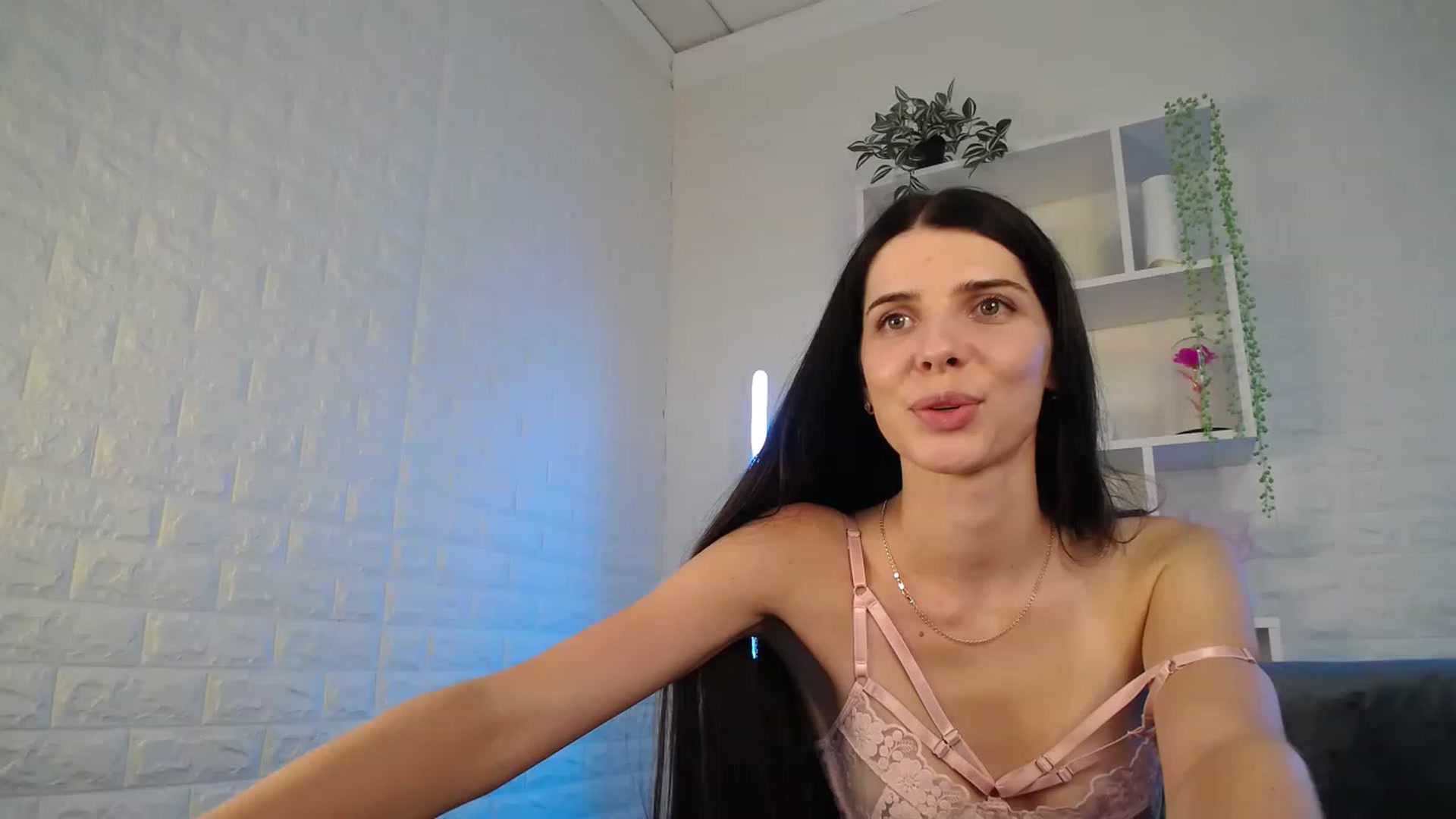 Gallery image thumbnail from SaraRich's myfreecams stream on, 07/30/2023, 11:50 image 12 of 20