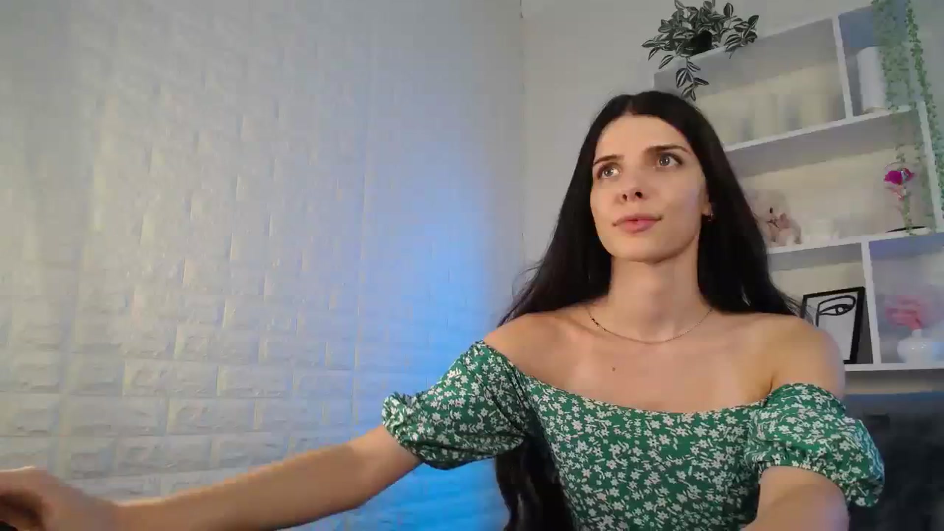 Gallery image thumbnail from SaraRich's myfreecams stream on, 07/31/2023, 11:11 image 16 of 20
