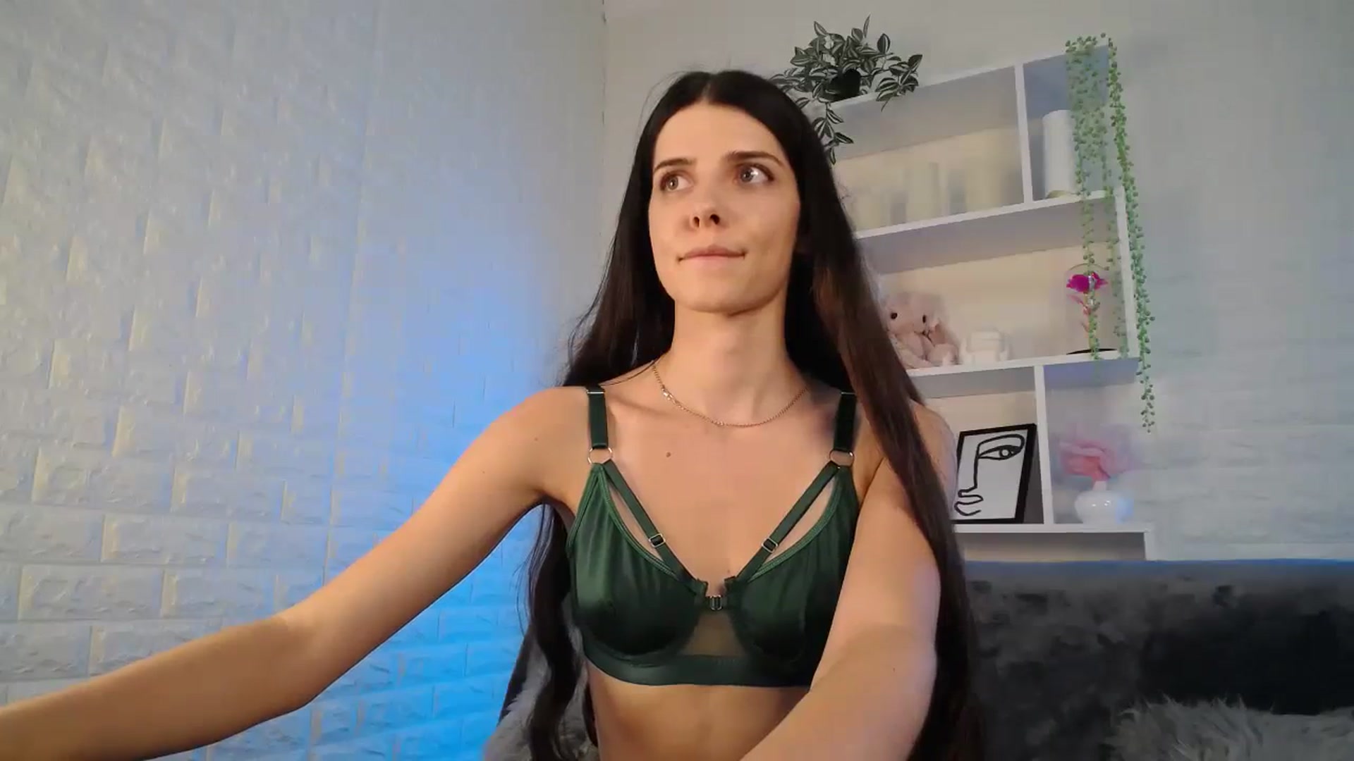 Gallery image thumbnail from SaraRich's myfreecams stream on, 07/31/2023, 11:11 image 18 of 20