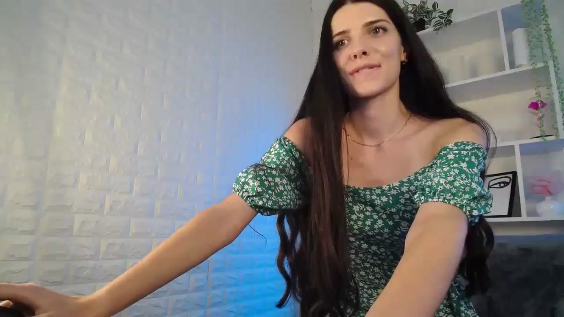 Gallery image thumbnail from SaraRich's myfreecams stream on, 07/31/2023, 11:11 image 3 of 20