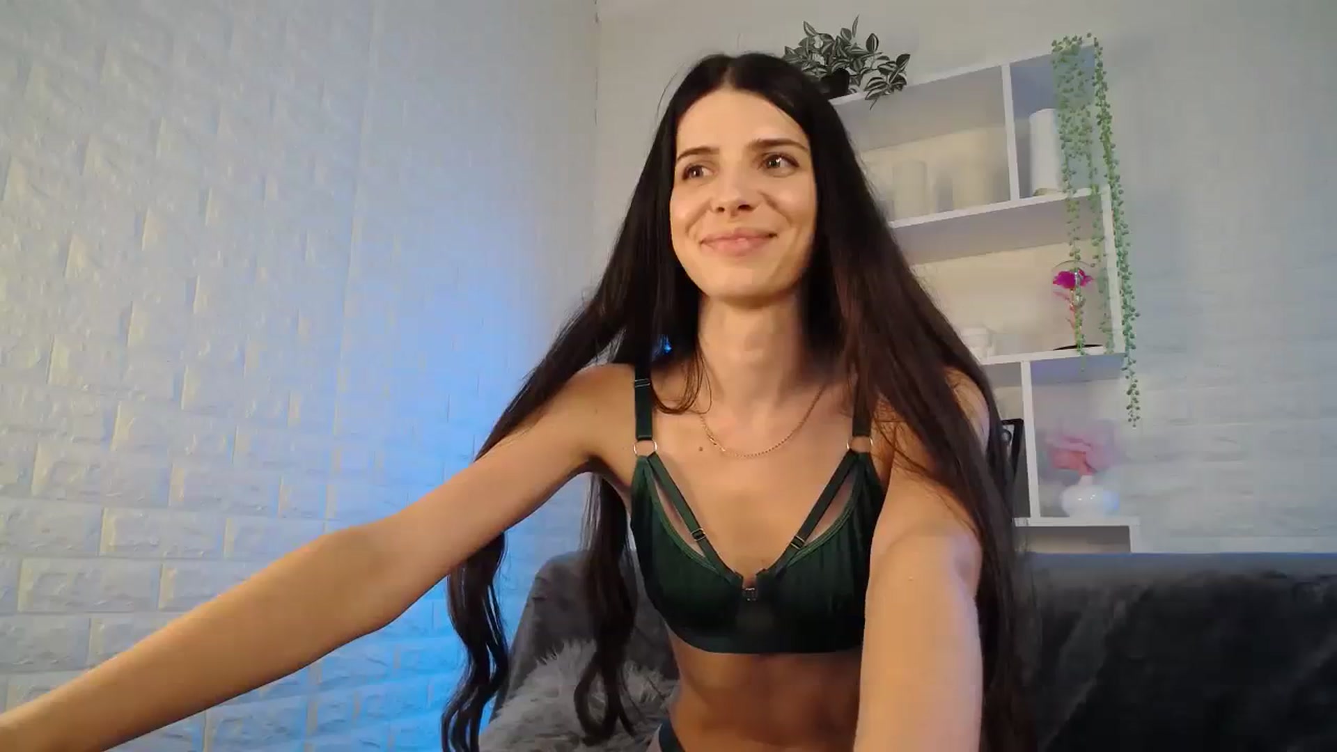 Gallery image thumbnail from SaraRich's myfreecams stream on, 07/31/2023, 12:04 image 15 of 20