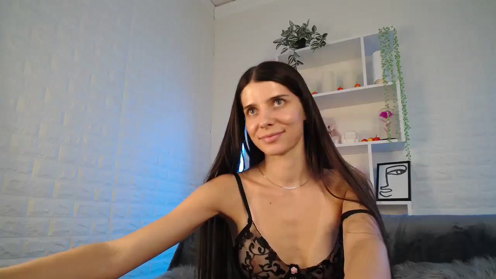 Gallery image thumbnail from SaraRich's myfreecams stream on, 08/22/2023, 13:32 image 6 of 20