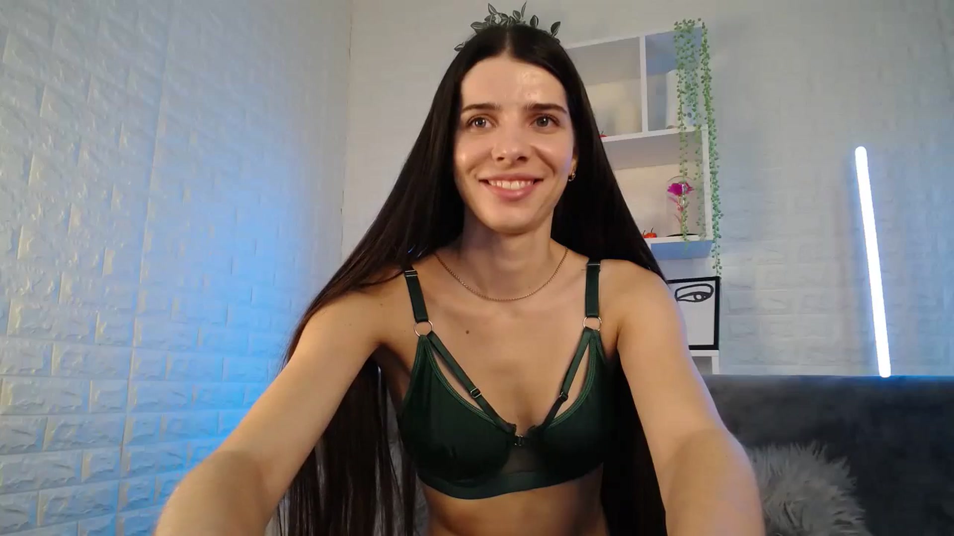 Gallery image thumbnail from SaraRich's myfreecams stream on, 09/16/2023, 09:18 image 3 of 20