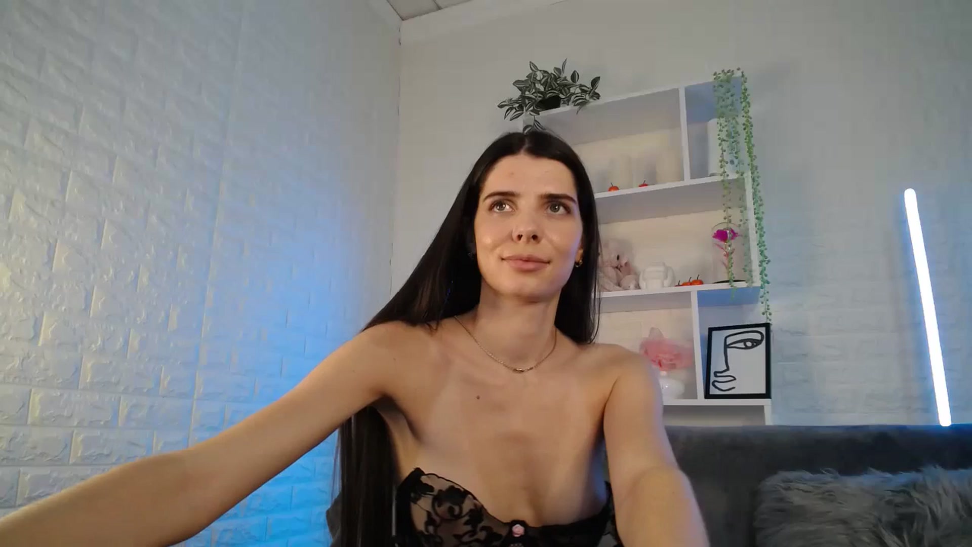 Gallery image thumbnail from SaraRich's myfreecams stream on, 09/19/2023, 12:10 image 8 of 20