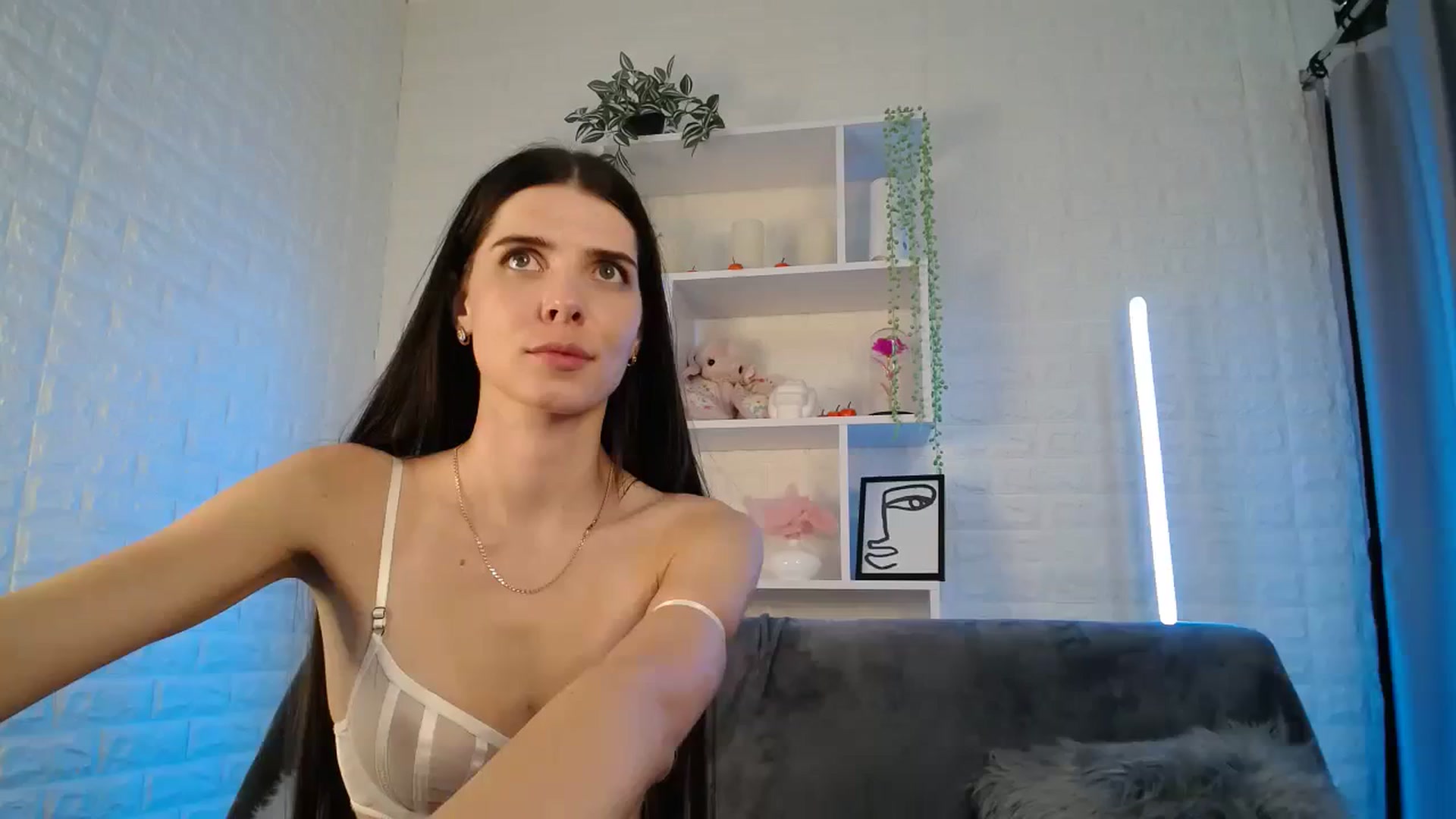 Gallery image thumbnail from SaraRich's myfreecams stream on, 10/02/2023, 11:55 image 11 of 20