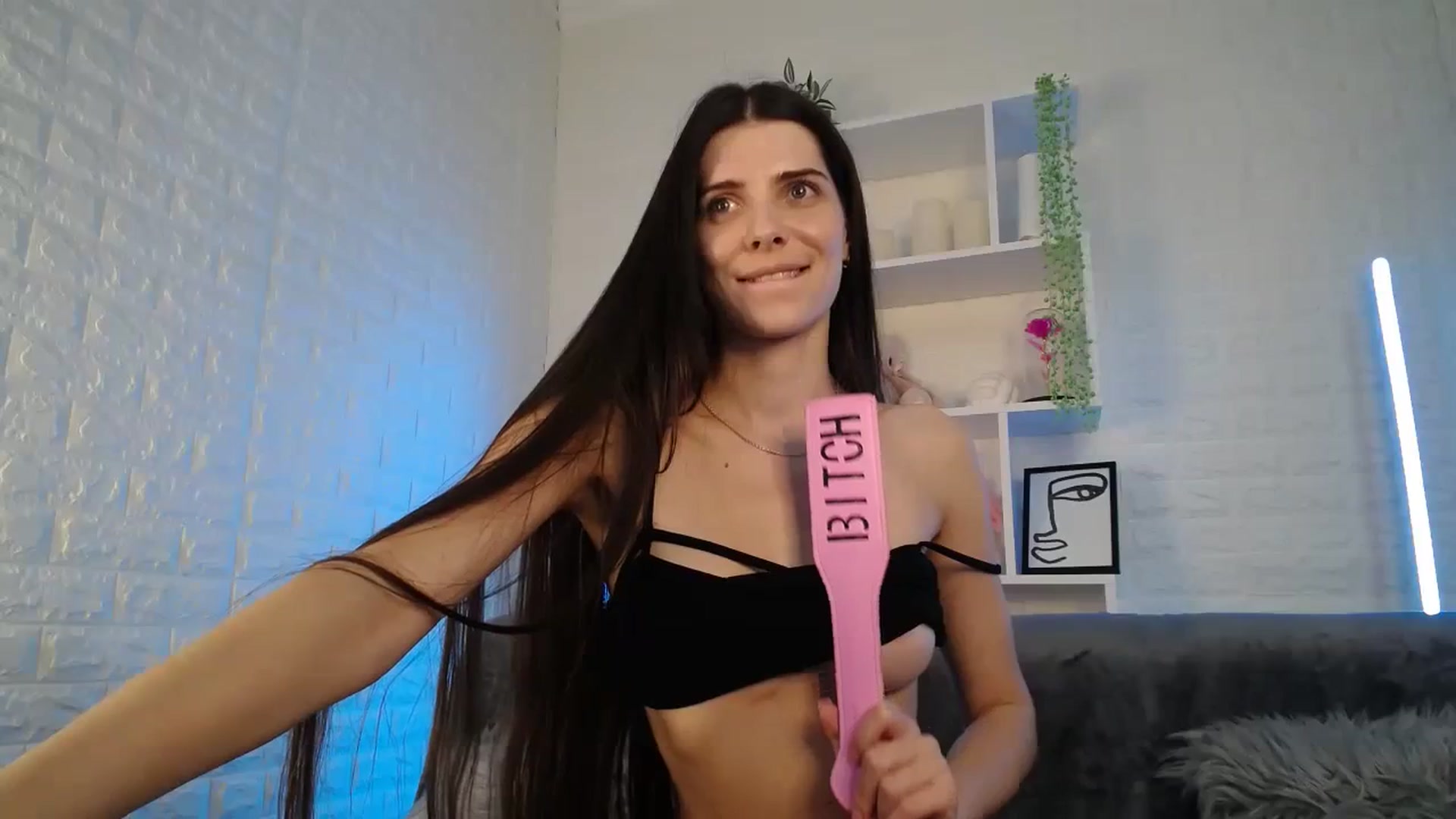 Gallery image thumbnail from SaraRich's myfreecams stream on, 10/09/2023, 13:04 image 15 of 20