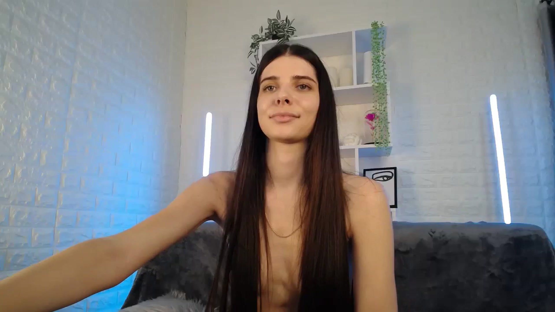 Gallery image thumbnail from SaraRich's myfreecams stream on, 10/11/2023, 13:10 image 3 of 20