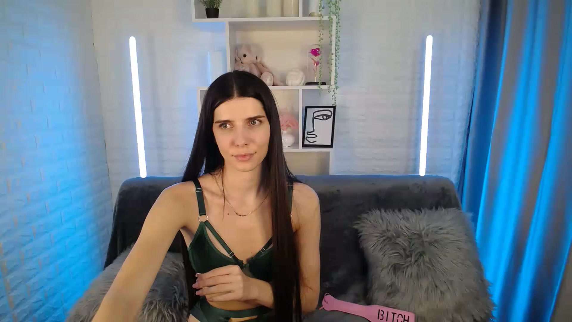 Gallery image thumbnail from SaraRich's myfreecams stream on, 10/18/2023, 12:14 image 15 of 20