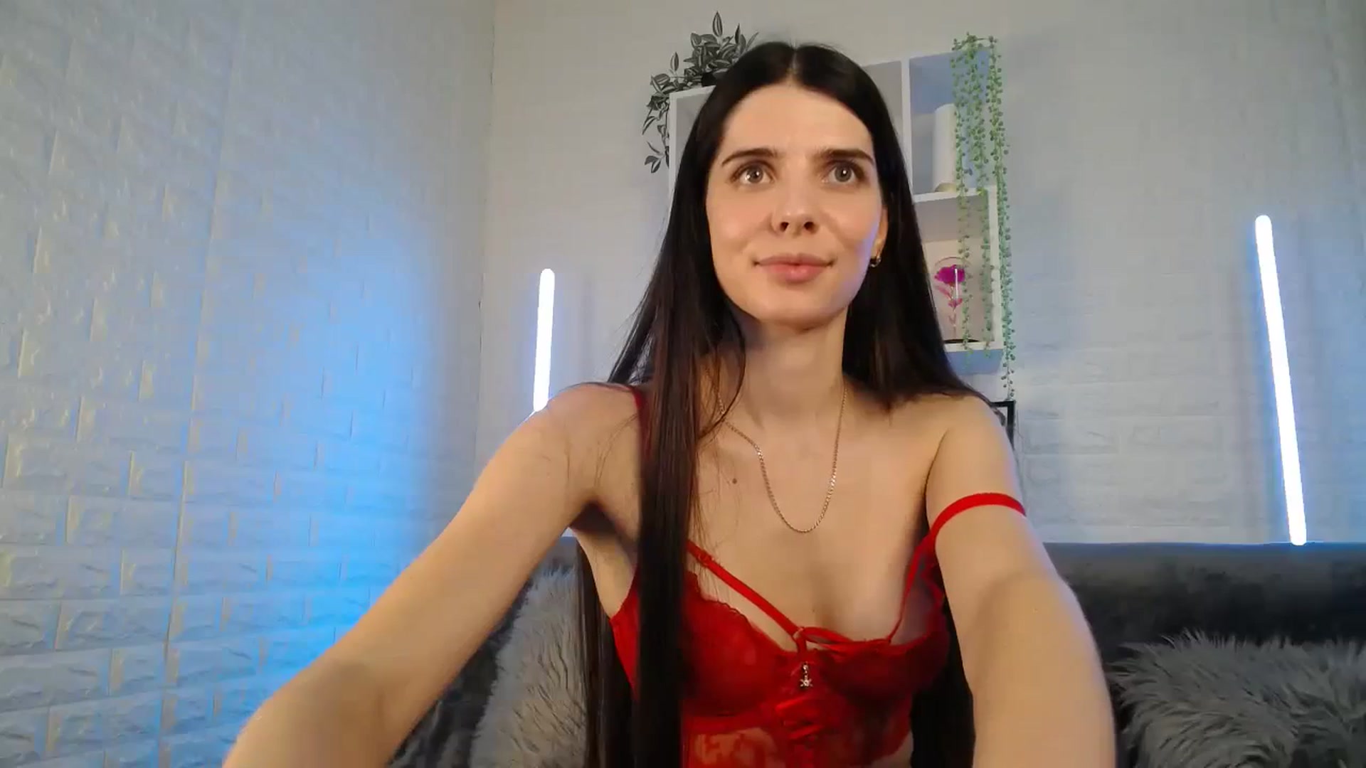Gallery image thumbnail from SaraRich's myfreecams stream on, 10/28/2023, 12:53 image 16 of 20