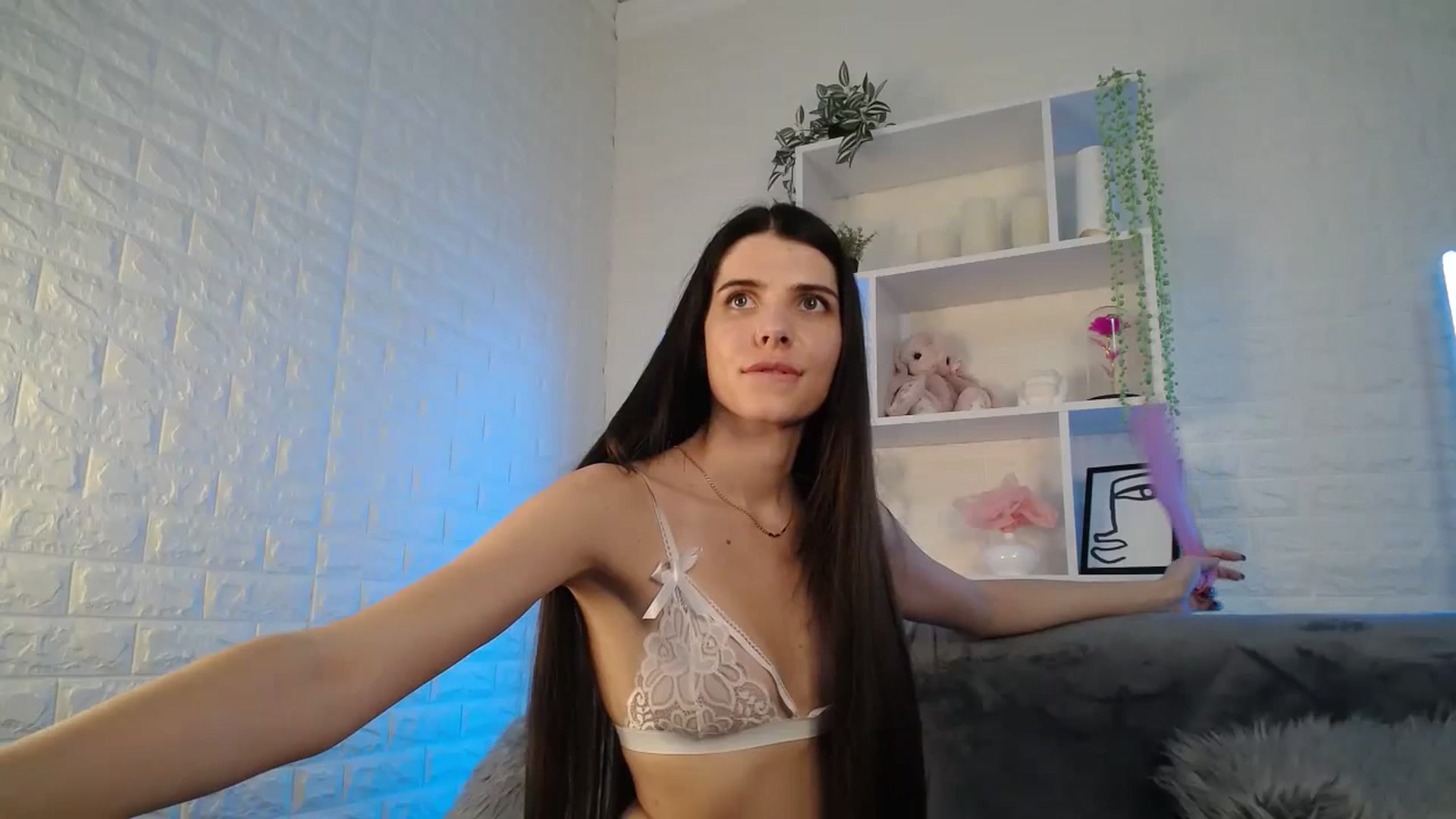 Gallery image thumbnail from SaraRich's myfreecams stream on, 11/06/2023, 13:20 image 11 of 20