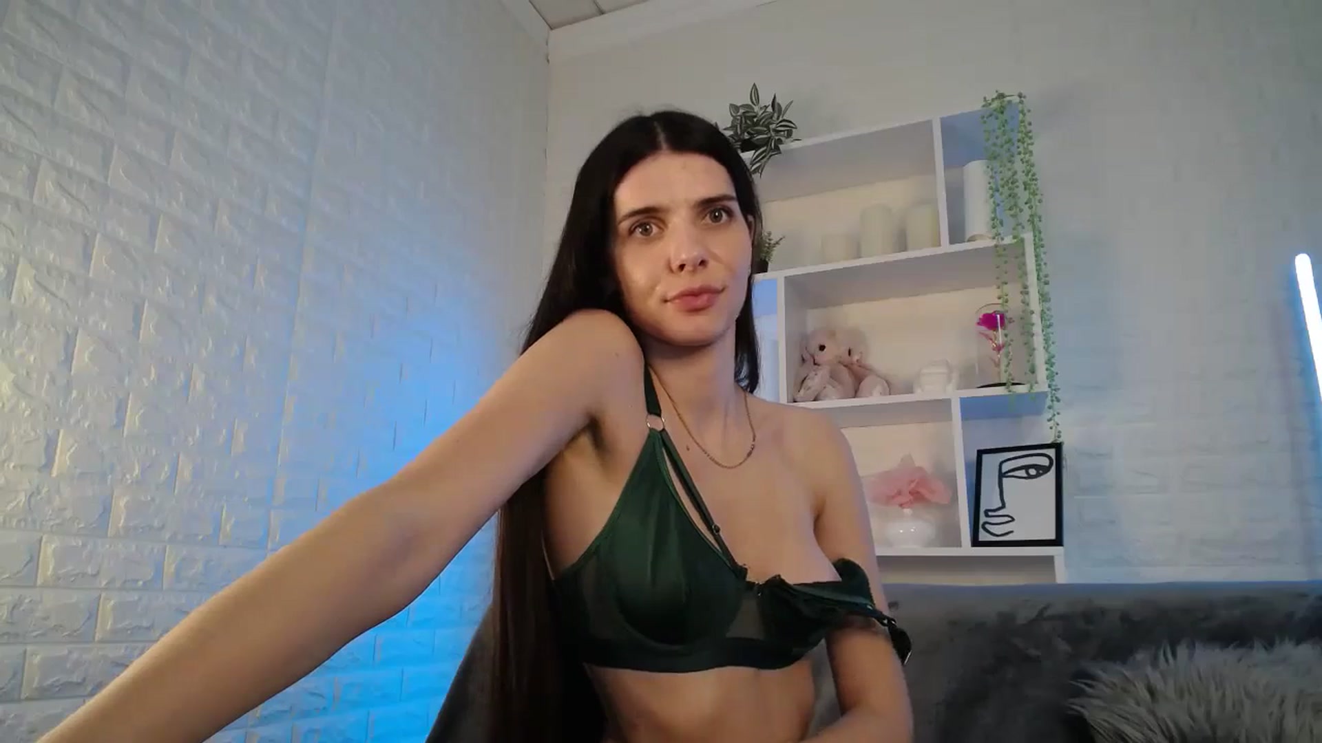 Gallery image thumbnail from SaraRich's myfreecams stream on, 11/07/2023, 14:01 image 17 of 20