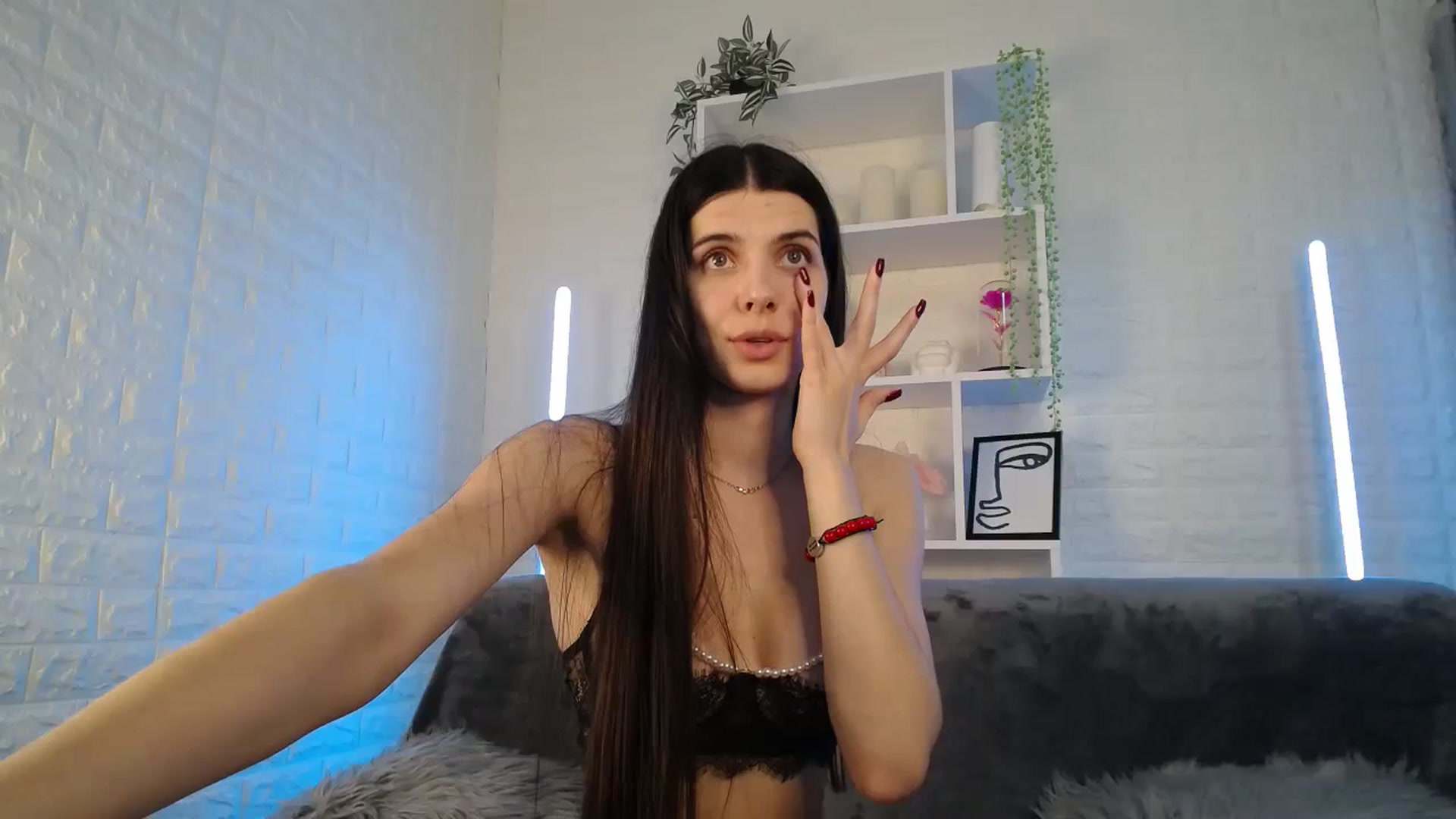 Gallery image thumbnail from SaraRich's myfreecams stream on, 11/08/2023, 13:35 image 2 of 20
