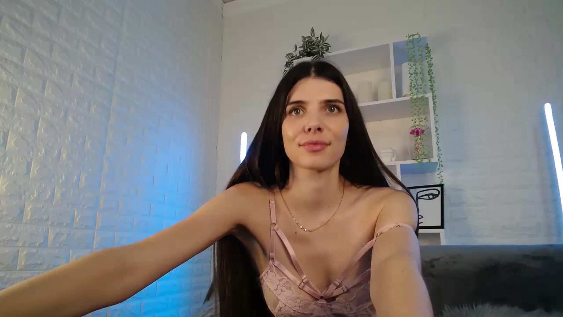 Gallery image thumbnail from SaraRich's myfreecams stream on, 11/13/2023, 12:31 image 15 of 20