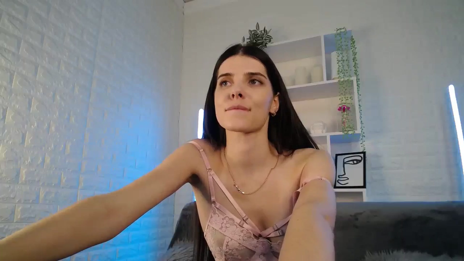 Gallery image thumbnail from SaraRich's myfreecams stream on, 11/13/2023, 12:31 image 19 of 20