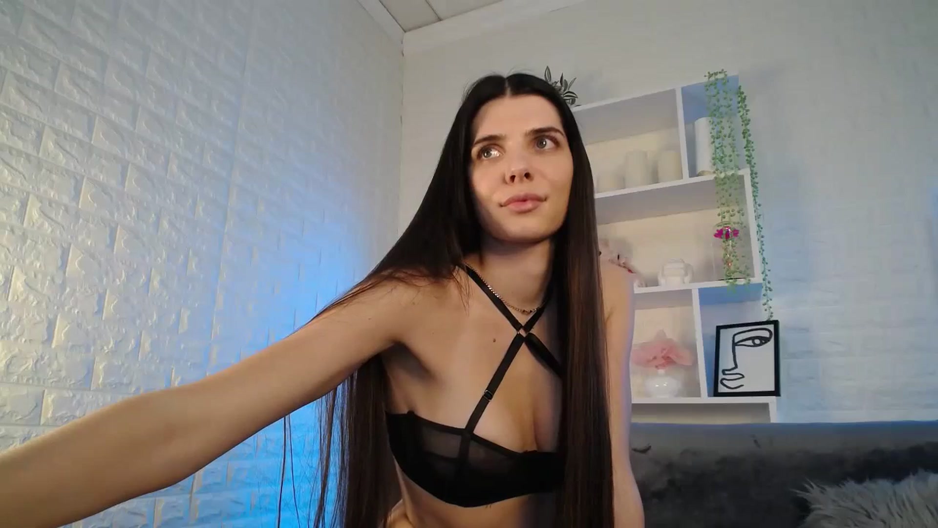 Gallery image thumbnail from SaraRich's myfreecams stream on, 11/19/2023, 13:49 image 9 of 20