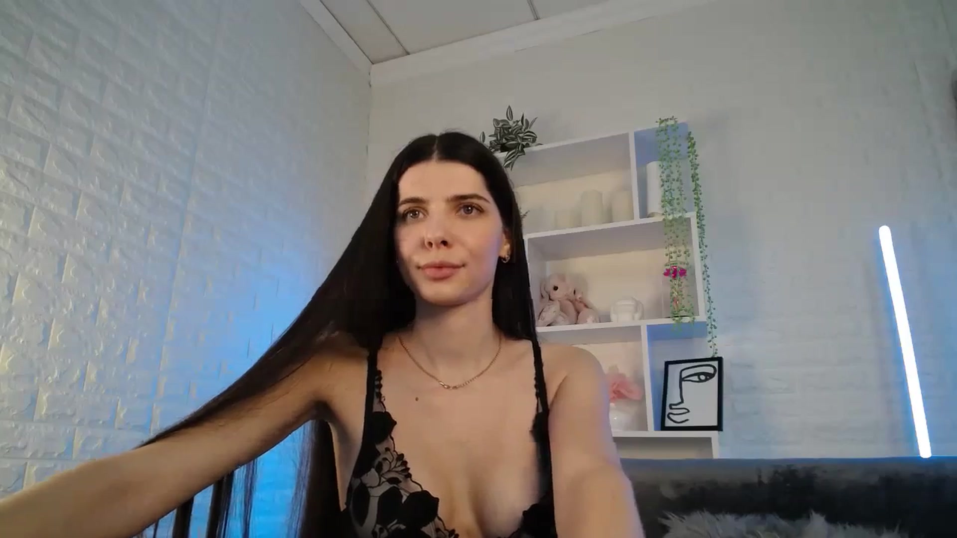 Gallery image thumbnail from SaraRich's myfreecams stream on, 11/20/2023, 10:21 image 8 of 20