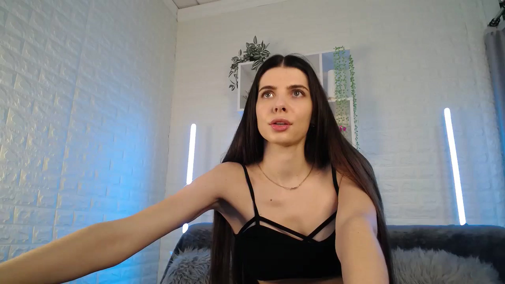 Gallery image thumbnail from SaraRich's myfreecams stream on, 11/21/2023, 09:37 image 15 of 20
