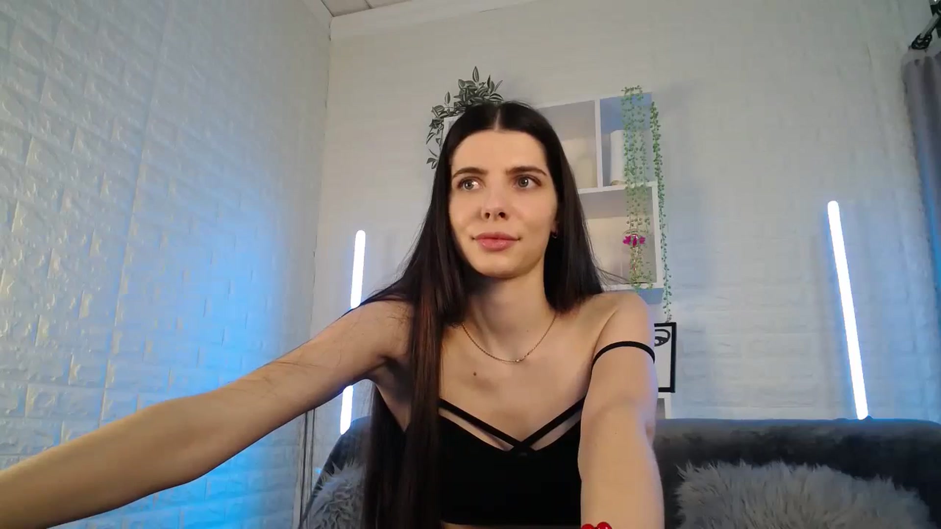 Gallery image thumbnail from SaraRich's myfreecams stream on, 11/21/2023, 09:37 image 20 of 20