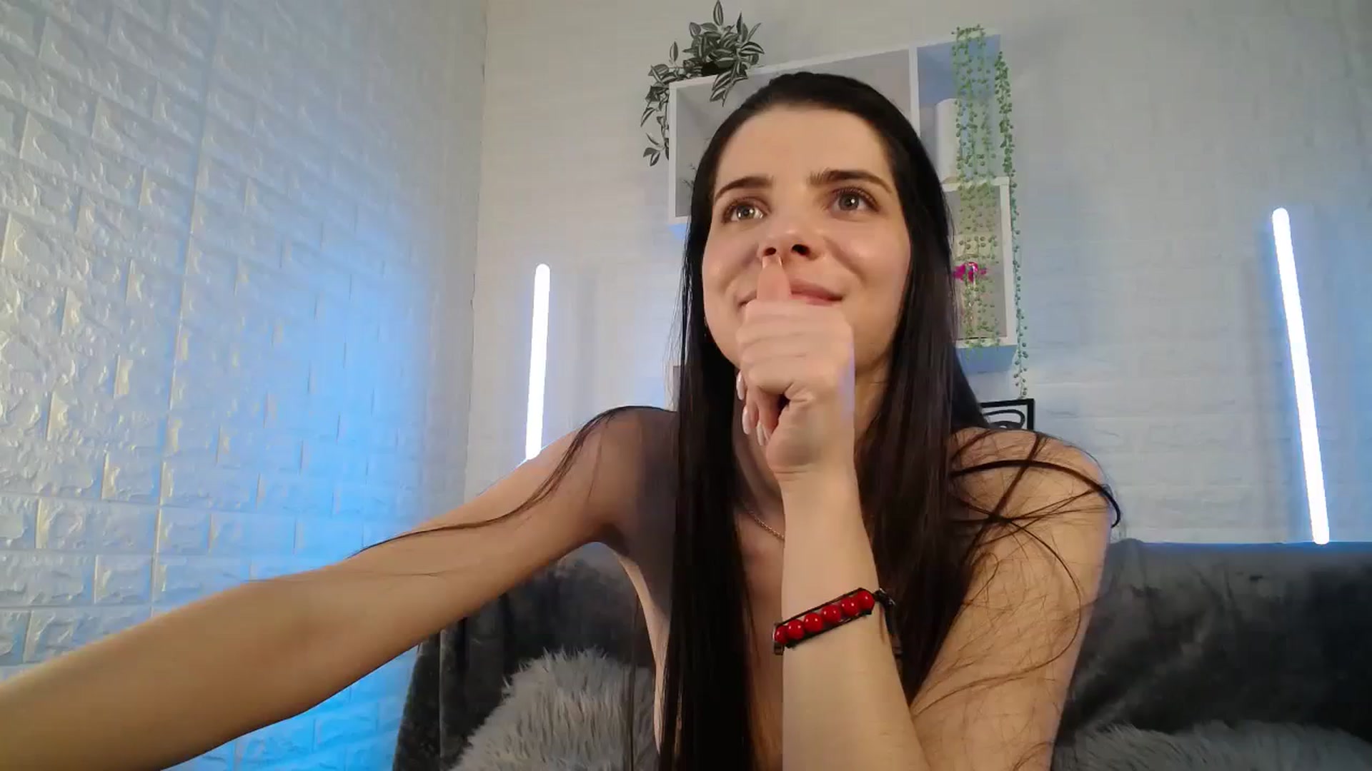 Gallery image thumbnail from SaraRich's myfreecams stream on, 12/02/2023, 13:47 image 2 of 20