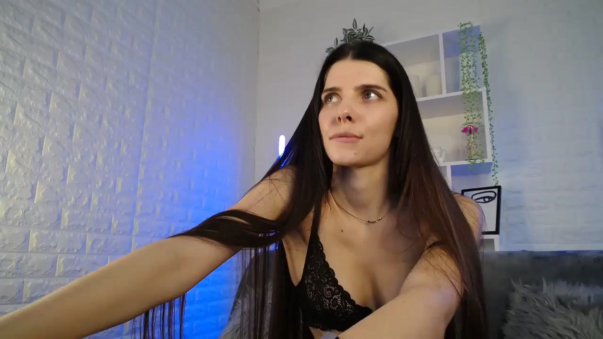 Gallery image thumbnail from SaraRich's myfreecams stream on, 12/16/2023, 13:10 image 9 of 20