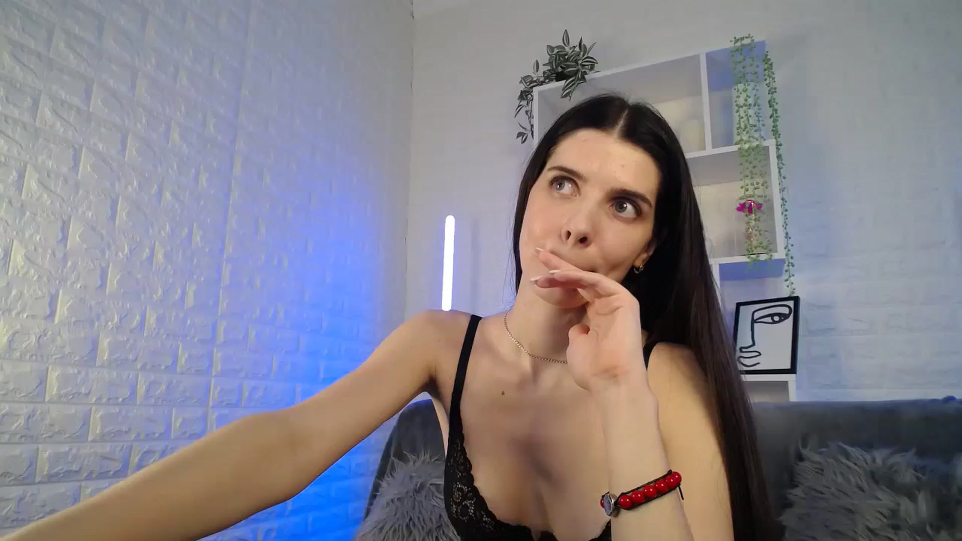 Gallery image thumbnail from SaraRich's myfreecams stream on, 12/16/2023, 13:47 image 3 of 20