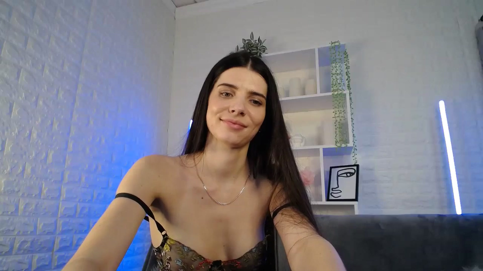 Gallery image thumbnail from SaraRich's myfreecams stream on, 12/23/2023, 13:14 image 14 of 20