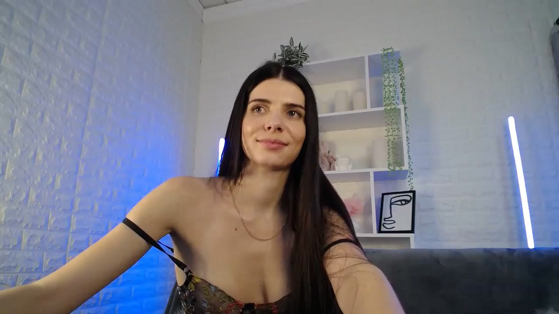 Gallery image thumbnail from SaraRich's myfreecams stream on, 12/23/2023, 13:14 image 18 of 20