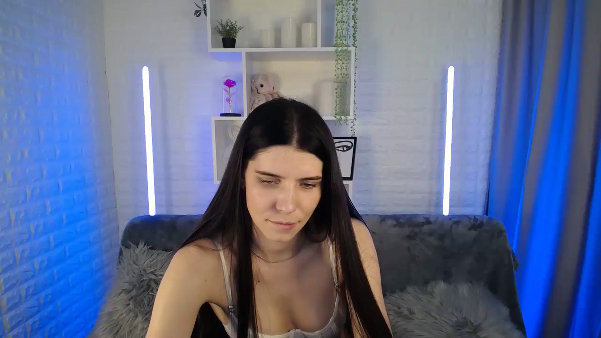 Gallery image thumbnail from SaraRich's myfreecams stream on, 12/24/2023, 12:57 image 13 of 20