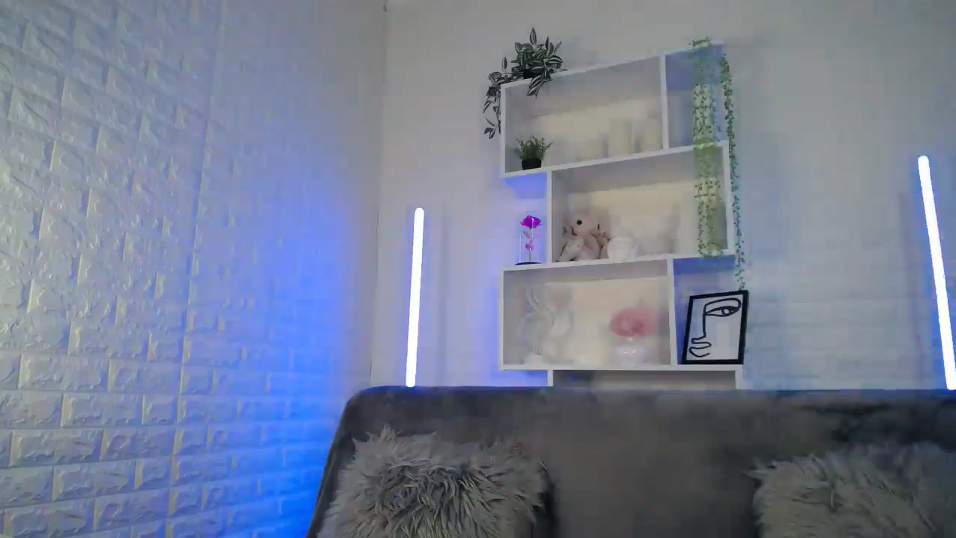 Gallery image thumbnail from SaraRich's myfreecams stream on, 12/25/2023, 10:05 image 14 of 20