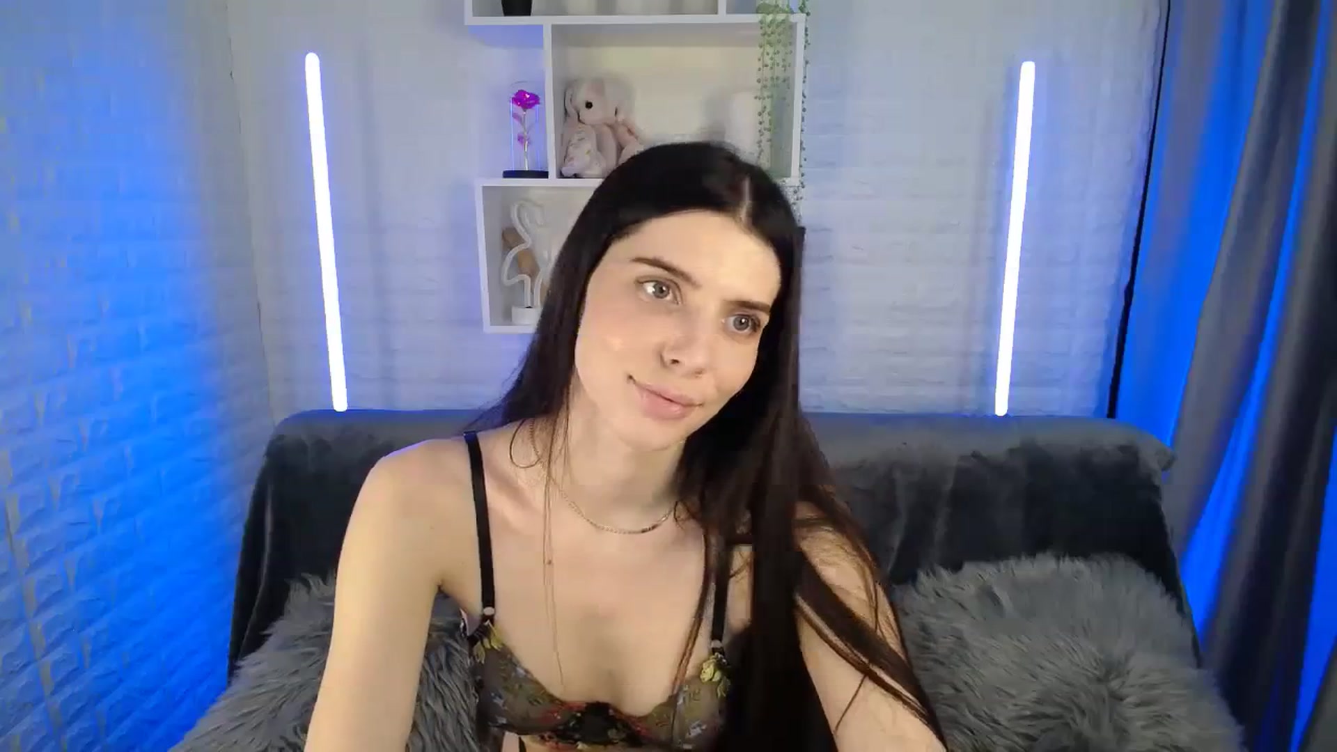 Gallery image thumbnail from SaraRich's myfreecams stream on, 01/16/2024, 12:45 image 10 of 20