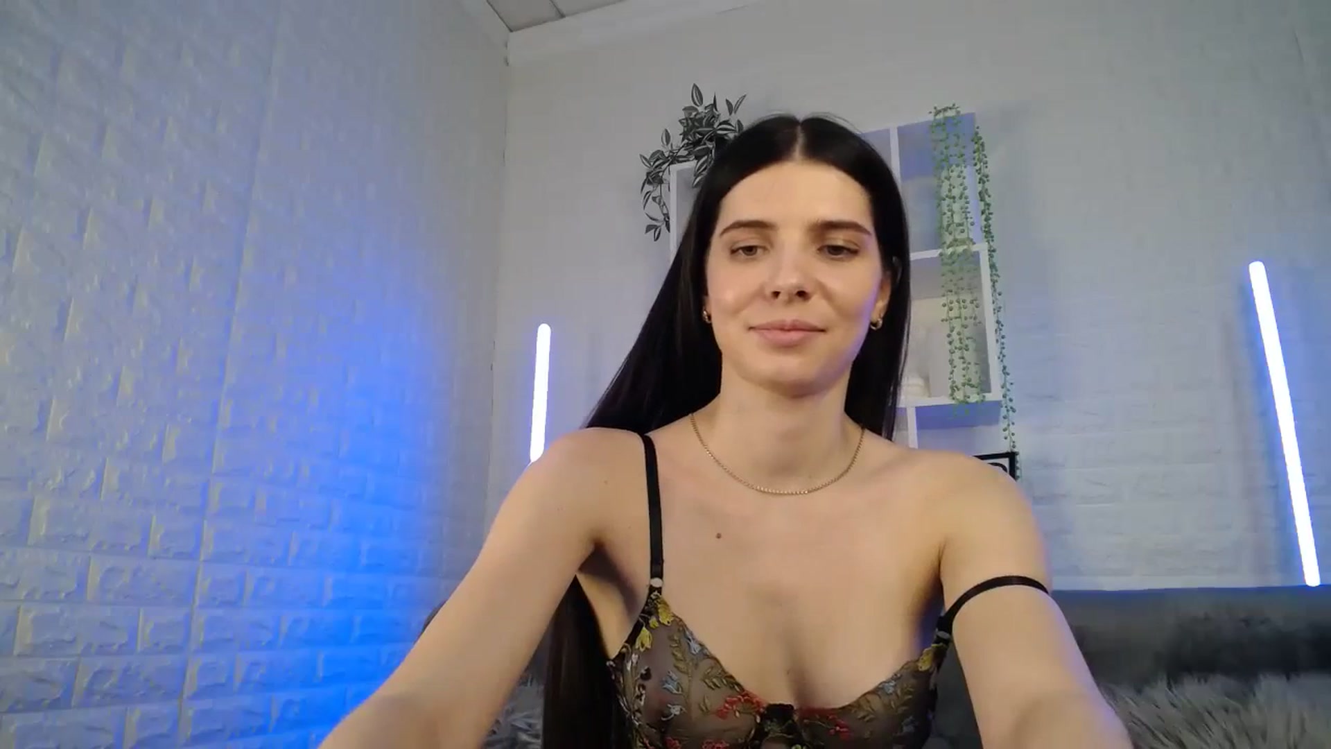 Gallery image thumbnail from SaraRich's myfreecams stream on, 01/24/2024, 13:44 image 14 of 20