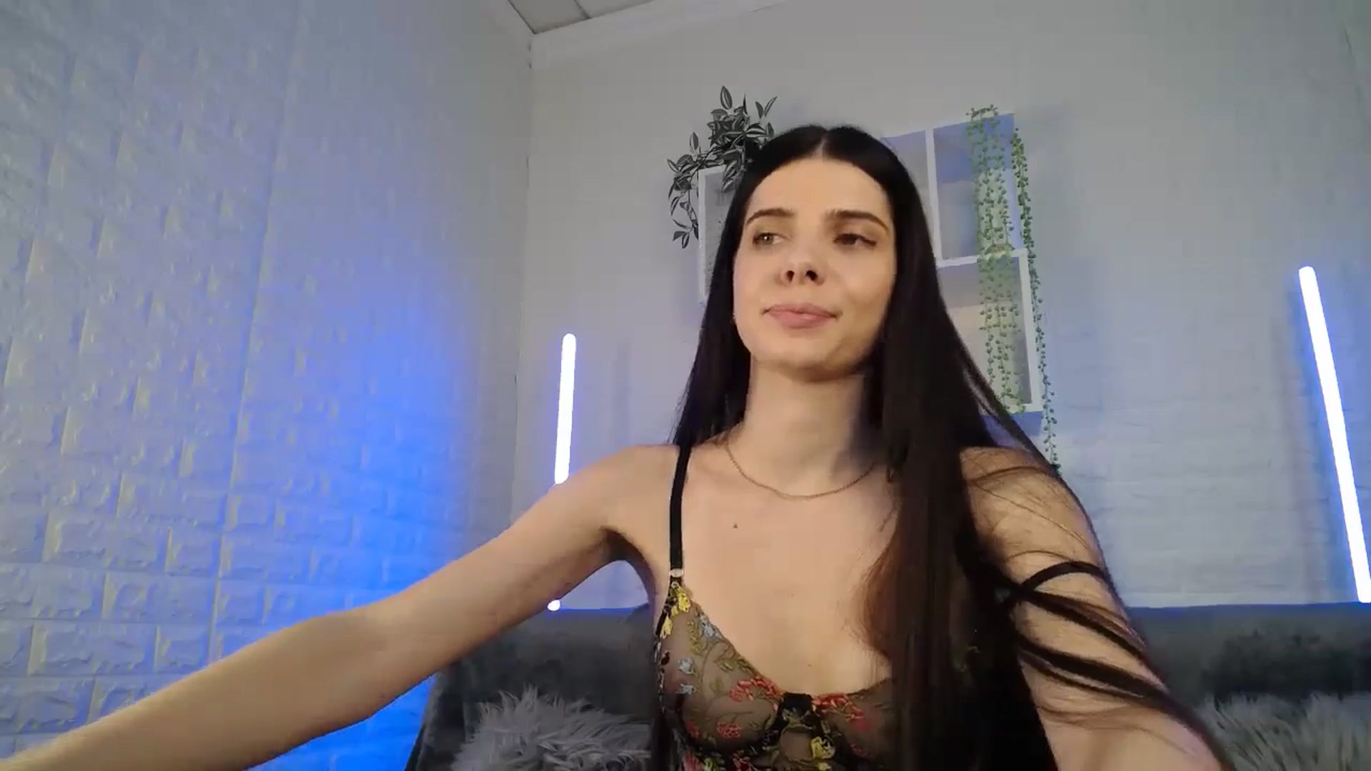 Gallery image thumbnail from SaraRich's myfreecams stream on, 01/24/2024, 13:44 image 10 of 20