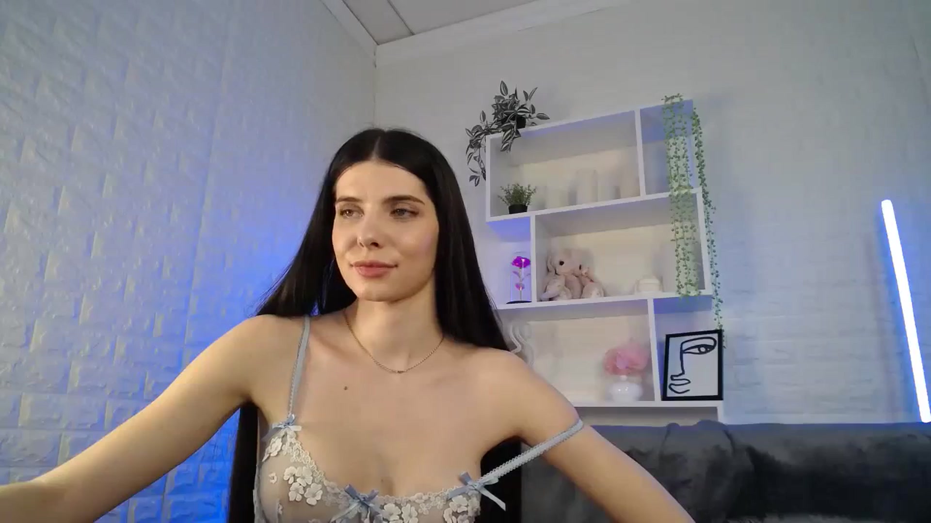Gallery image thumbnail from SaraRich's myfreecams stream on, 01/26/2024, 11:43 image 19 of 20