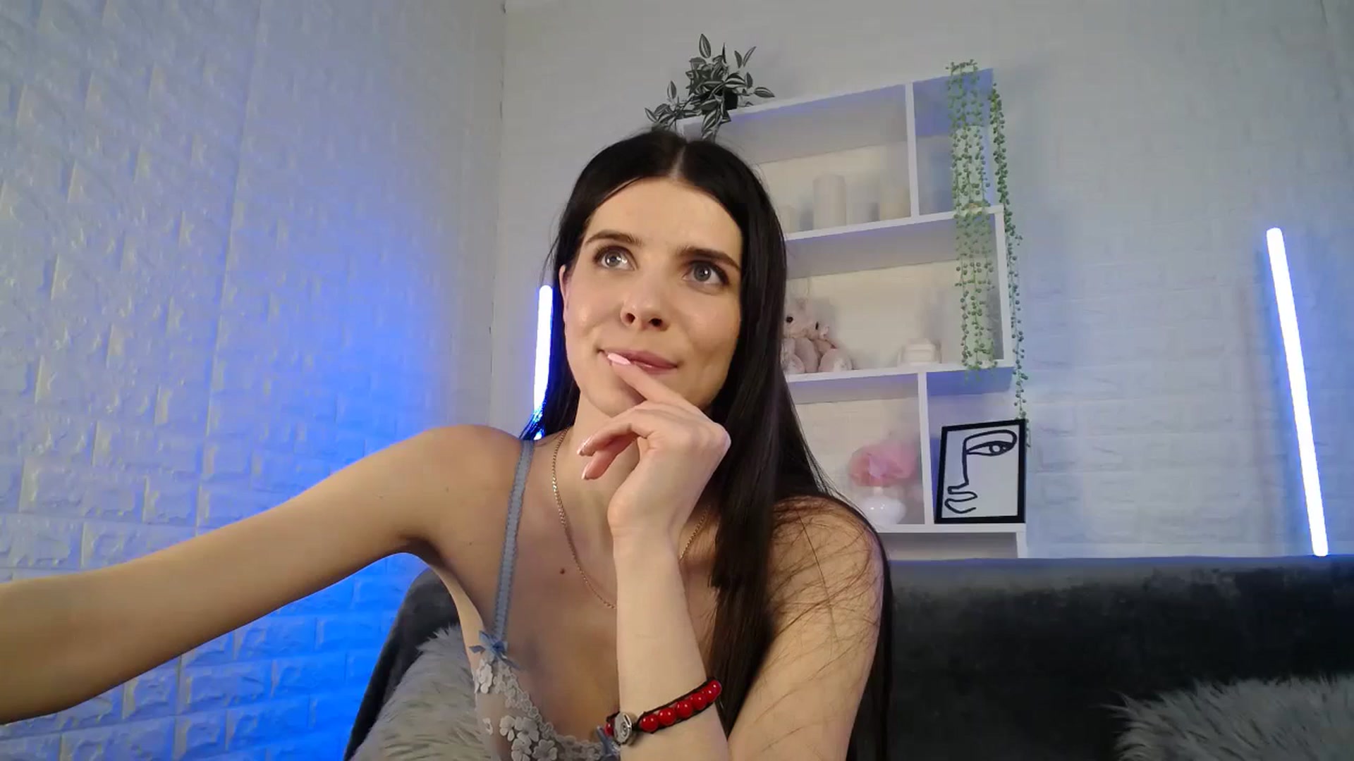 Gallery image thumbnail from SaraRich's myfreecams stream on, 01/26/2024, 14:06 image 7 of 20