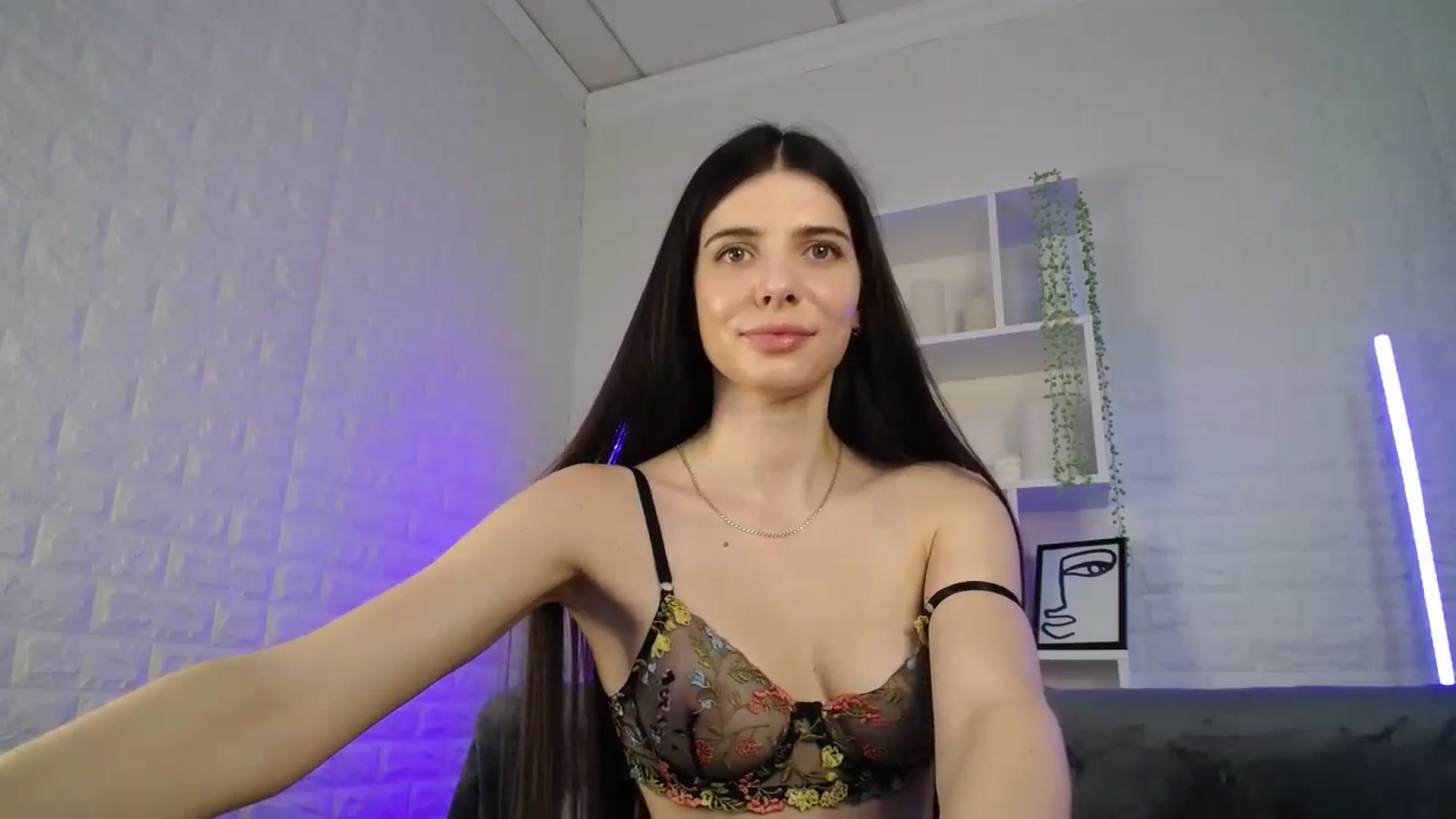 Gallery image thumbnail from SaraRich's myfreecams stream on, 02/03/2024, 10:13 image 7 of 20