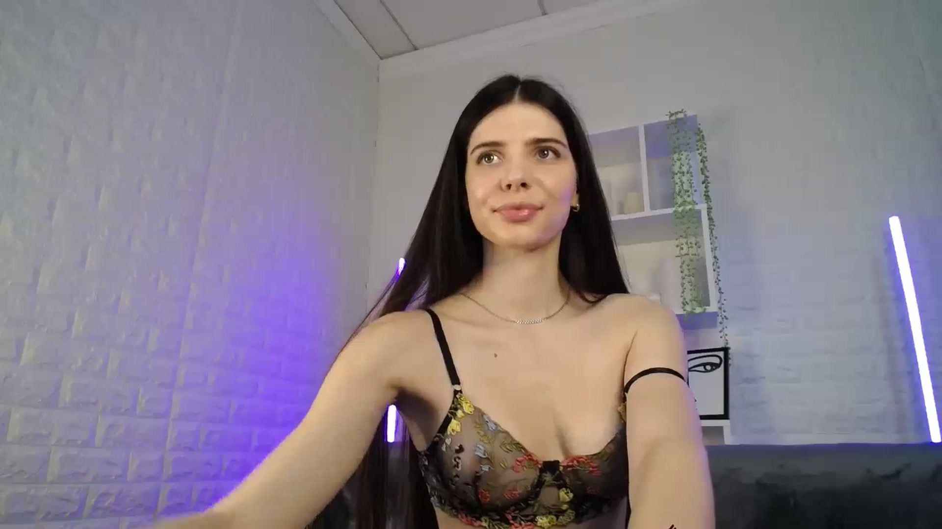Gallery image thumbnail from SaraRich's myfreecams stream on, 02/03/2024, 10:13 image 6 of 20