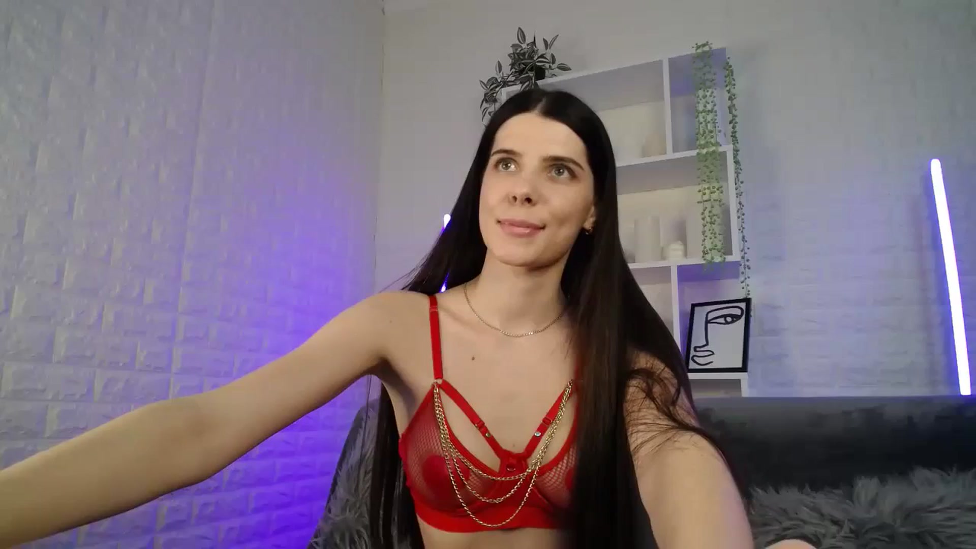 Gallery image thumbnail from SaraRich's myfreecams stream on, 03/04/2024, 13:40 image 12 of 20
