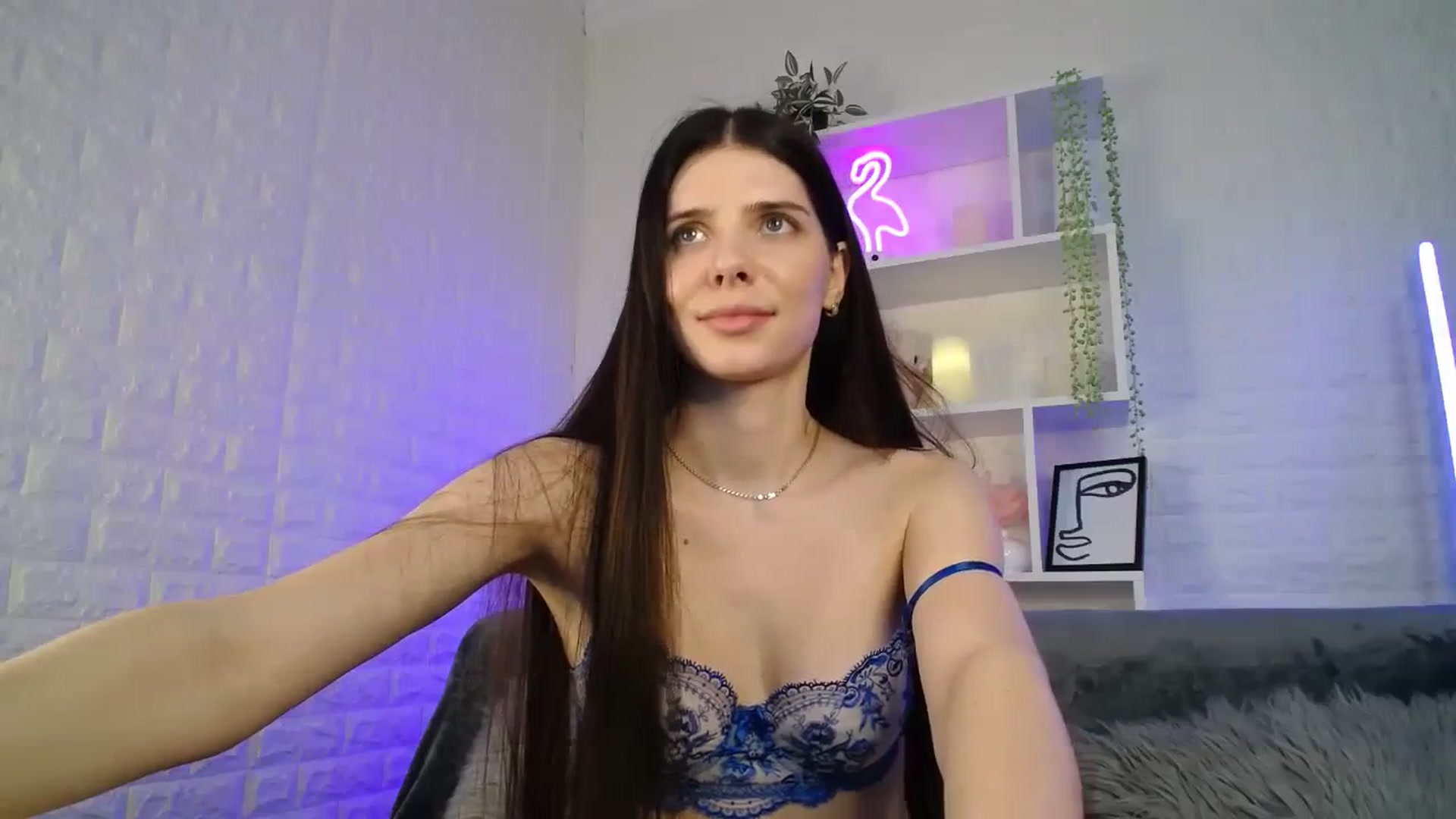 Gallery image thumbnail from SaraRich's myfreecams stream on, 03/19/2024, 12:17 image 14 of 20
