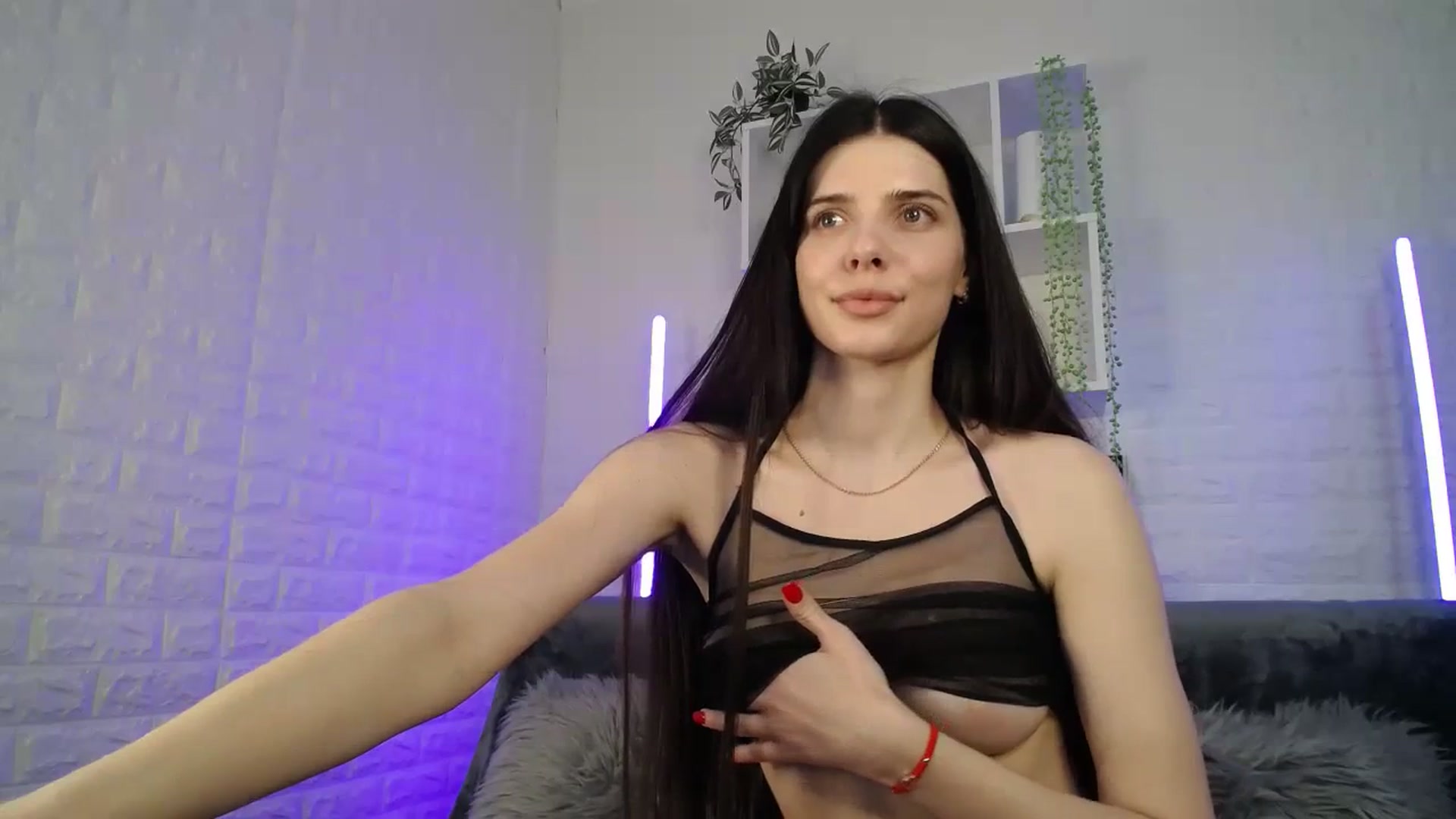 Gallery image thumbnail from SaraRich's myfreecams stream on, 04/06/2024, 12:28 image 17 of 20
