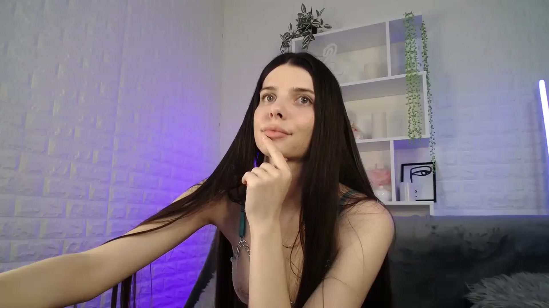 Gallery image thumbnail from SaraRich's myfreecams stream on, 04/22/2024, 12:42 image 9 of 20