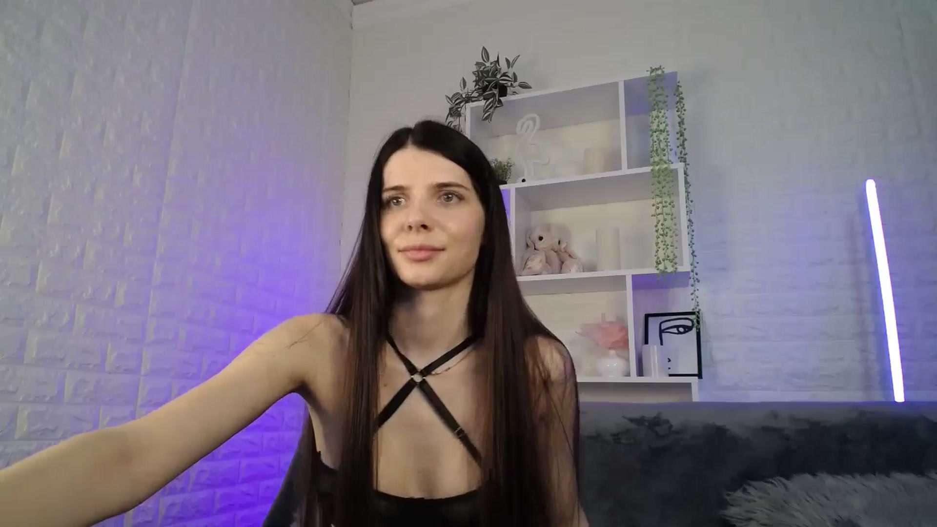 Gallery image thumbnail from SaraRich's myfreecams stream on, 04/23/2024, 10:25 image 7 of 20