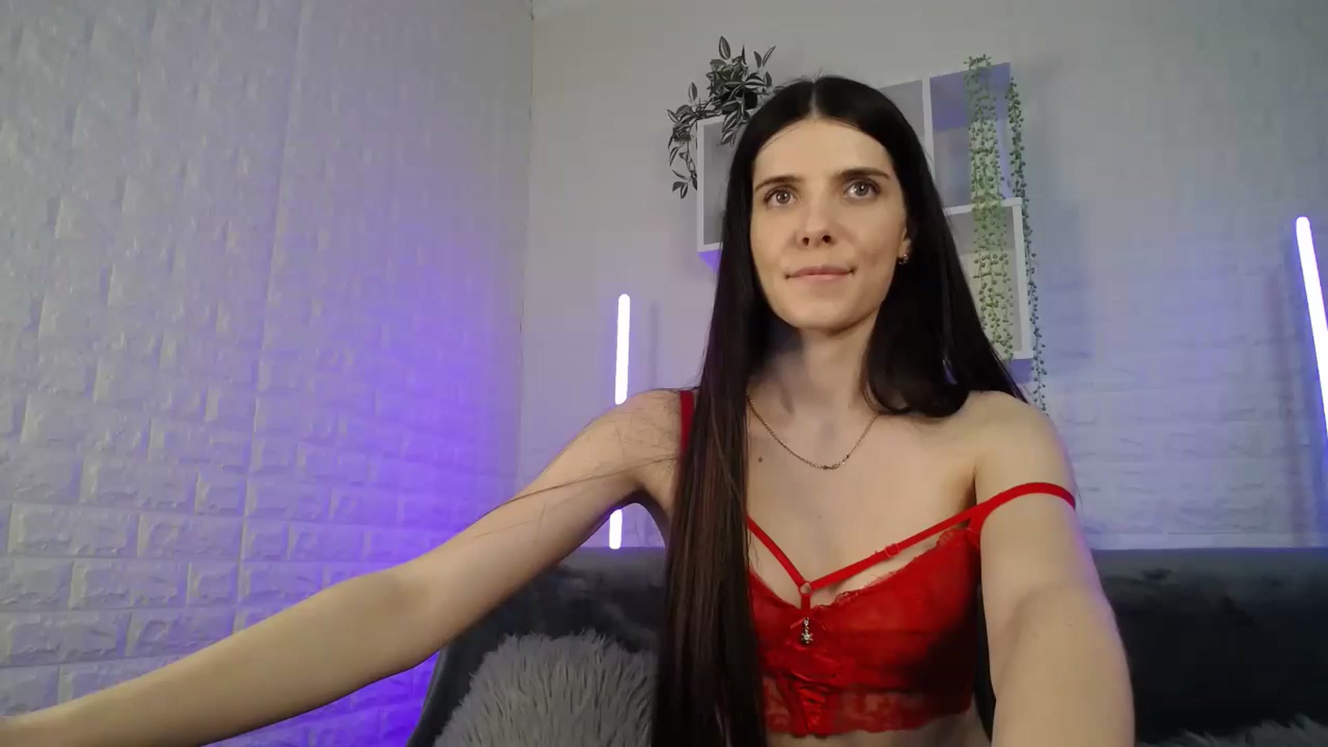 Gallery image thumbnail from SaraRich's myfreecams stream on, 04/24/2024, 13:16 image 1 of 20