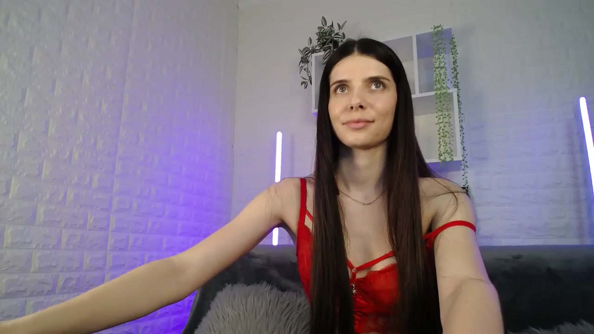 Gallery image thumbnail from SaraRich's myfreecams stream on, 04/24/2024, 13:16 image 12 of 20
