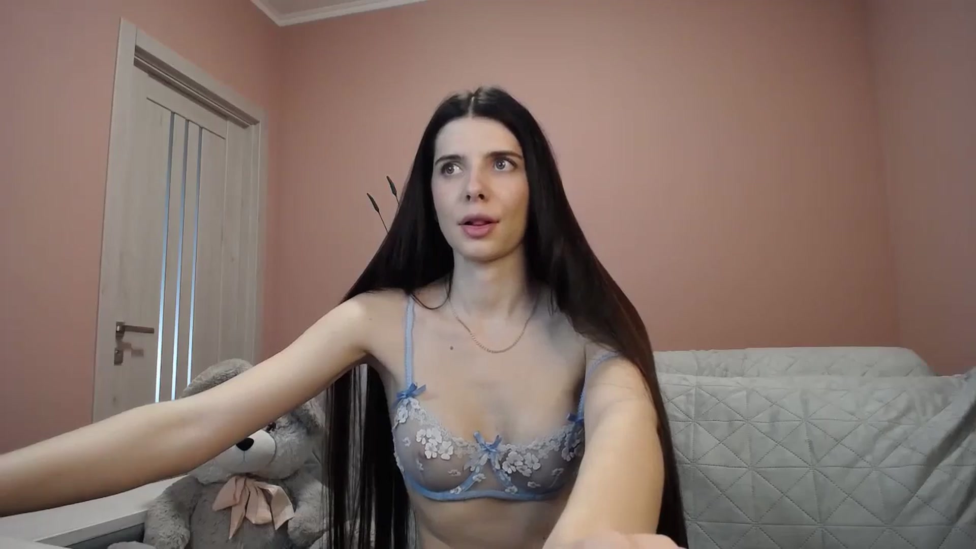 Gallery image thumbnail from SaraRich's myfreecams stream on, 04/27/2024, 09:17 image 11 of 20