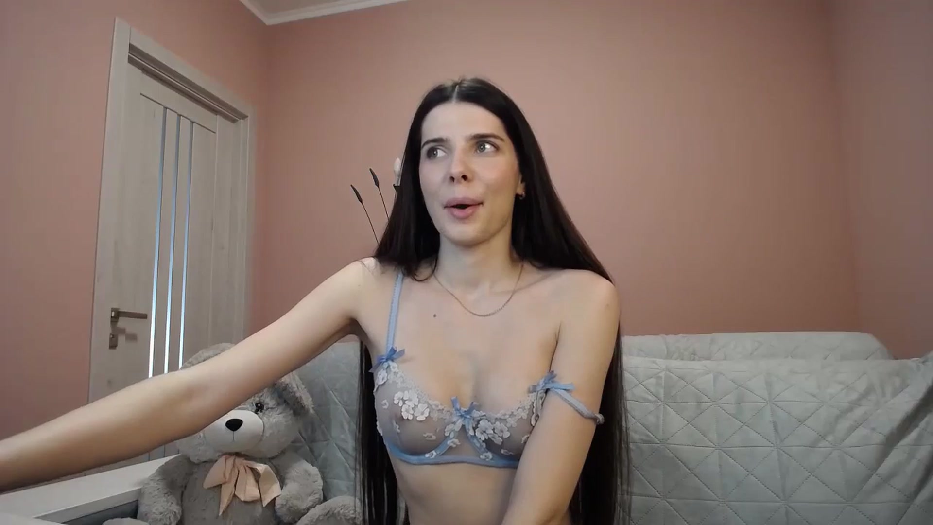 Gallery image thumbnail from SaraRich's myfreecams stream on, 04/27/2024, 09:17 image 16 of 20
