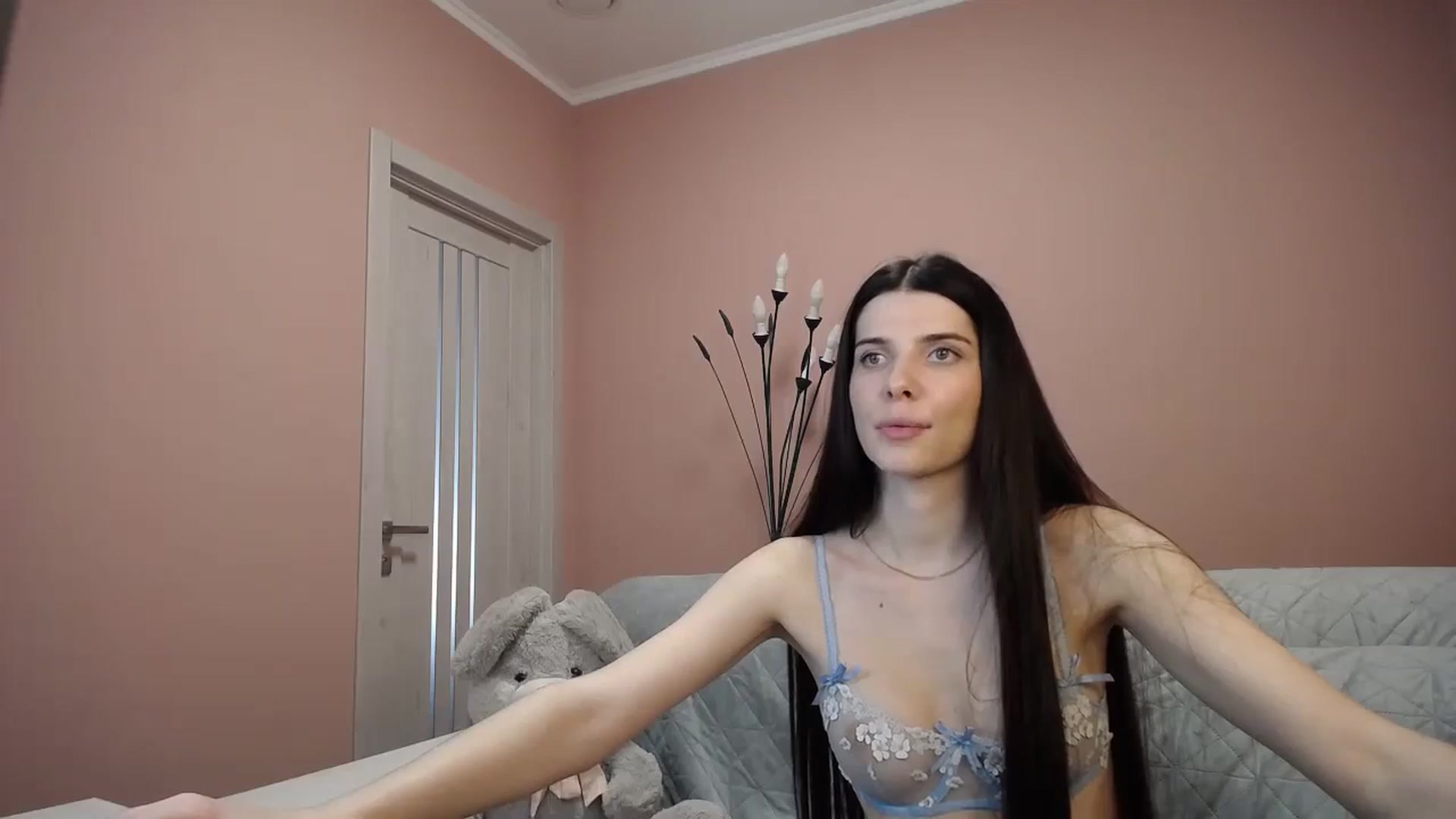 Gallery image thumbnail from SaraRich's myfreecams stream on, 04/27/2024, 10:42 image 9 of 20
